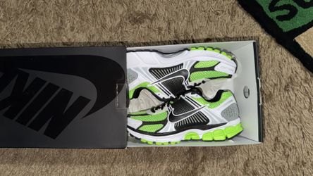 Nike Size 6.5 Men Brand New