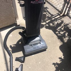 Like New Hoover Vacuum 13.0 With Accessories 
