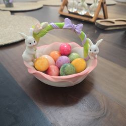 These eggs are made from materials such as alabaster or ceramic. 