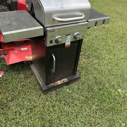 Gas Char-Broil Grill / Read Below ⬇️