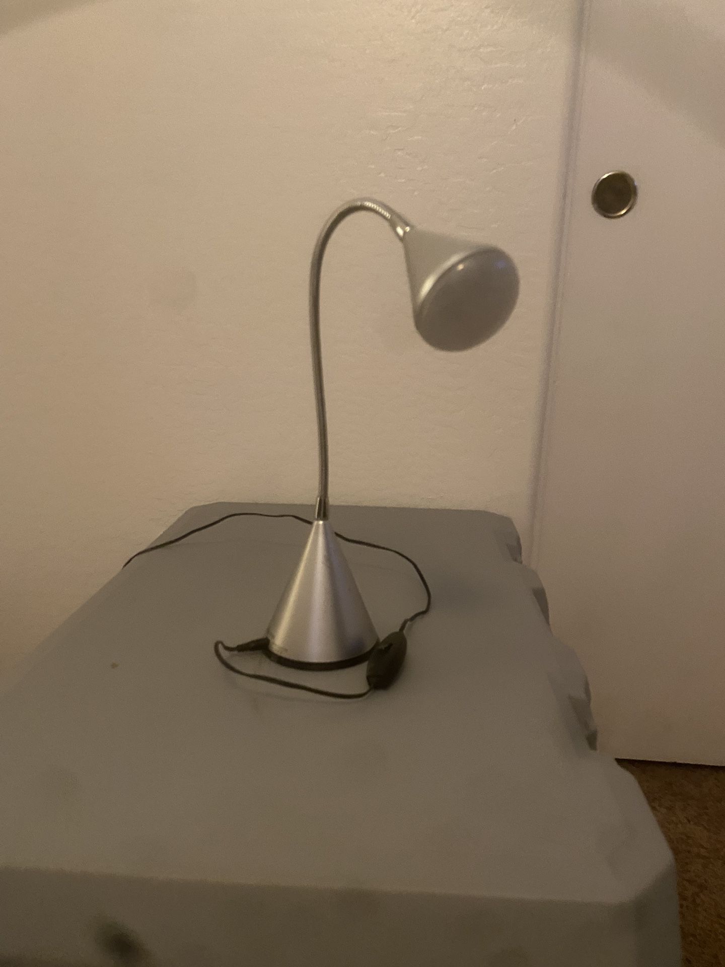 Metal Lamp With Adjustable Goose Neck