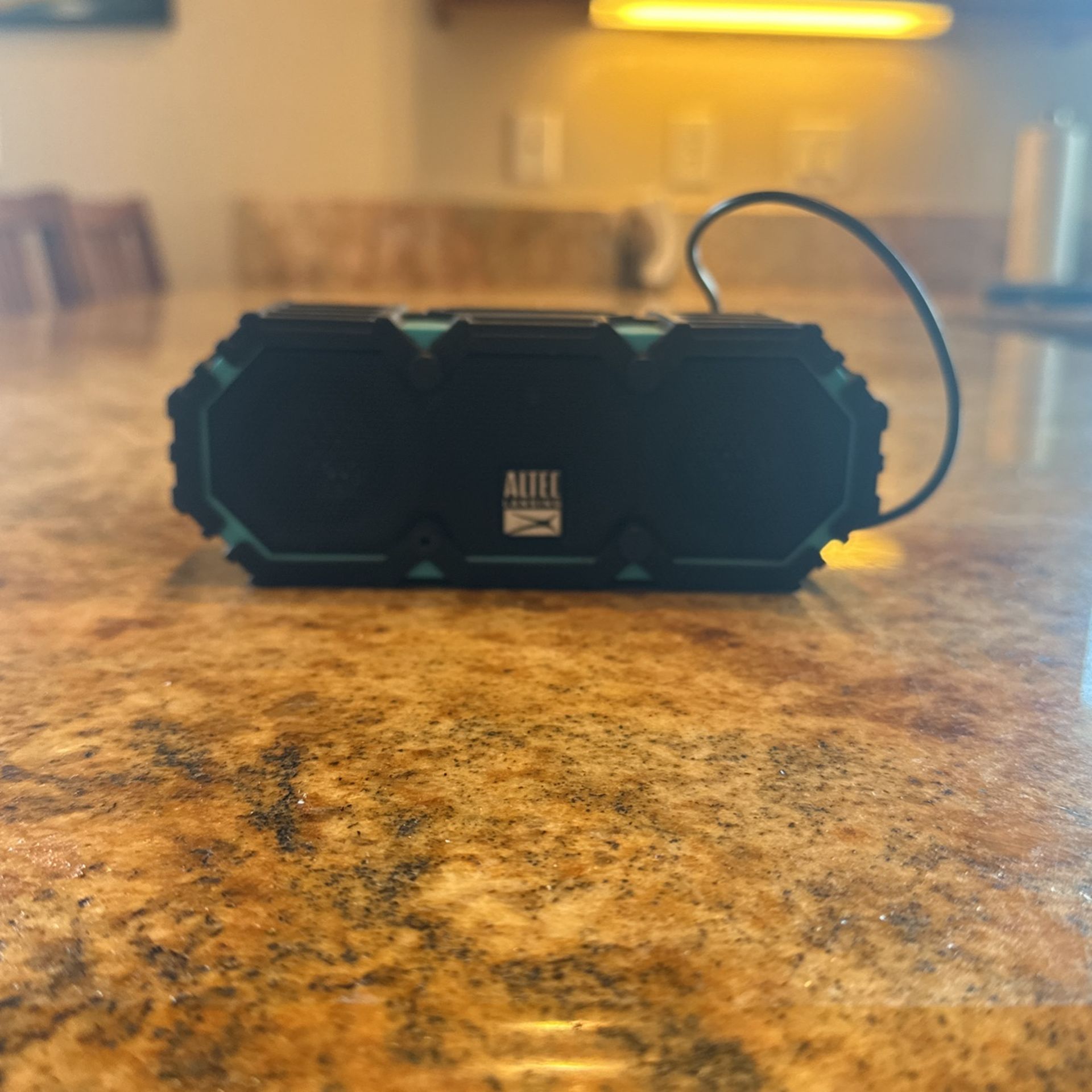 Altec Lansing Mini LifeJacket IMW477 - Waterproof System Wireless Portable Bluetooth Speaker Home Theatre Stereo Surround Sound Amplifier 