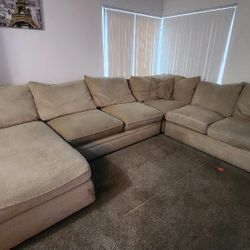 Couch With Pull Out Bed