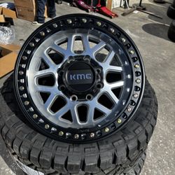 SET OF FOUR 18” CHEVY GMC RAM FORD 2500 WHEELS AND TIRES