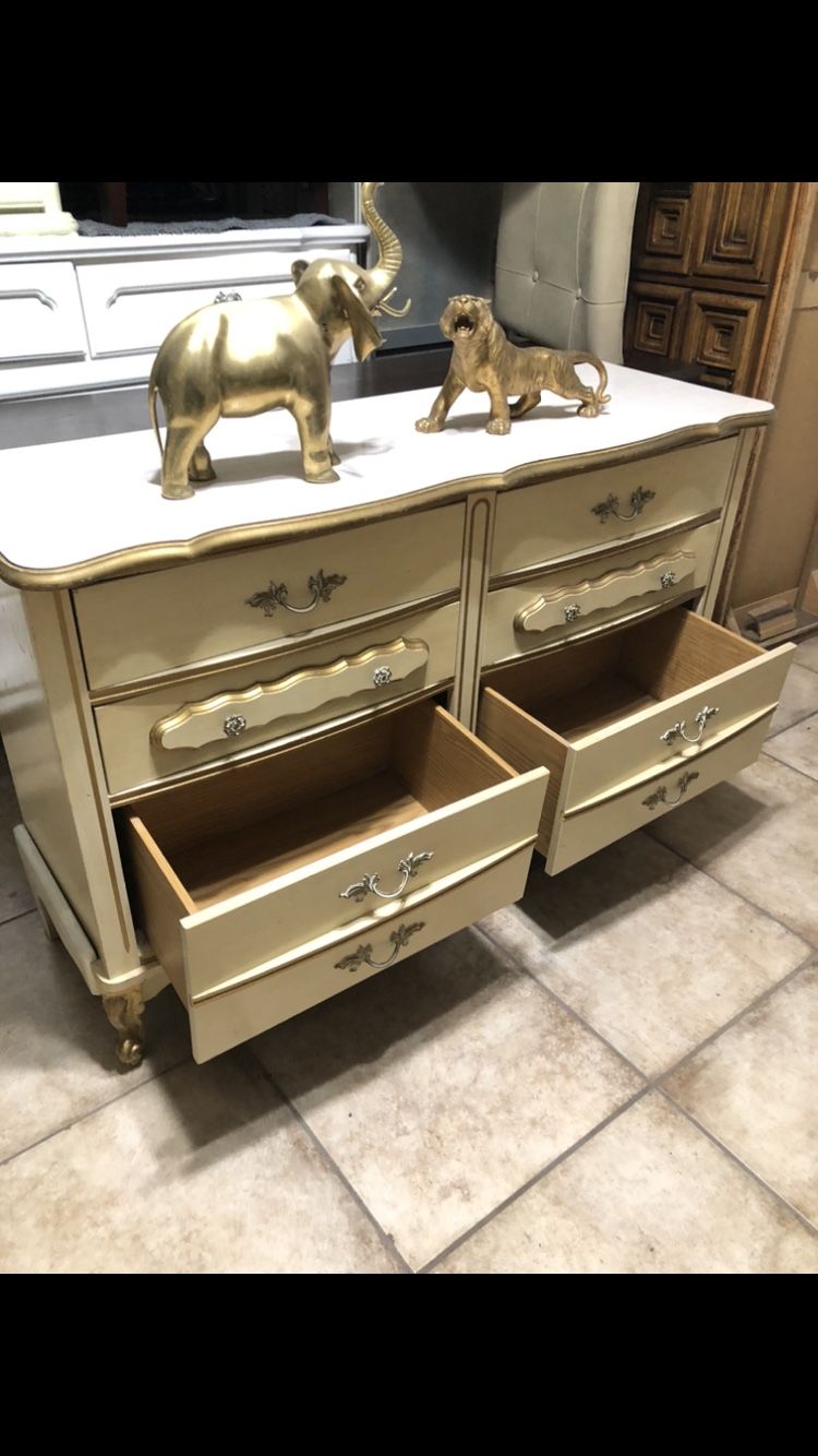 Vintage Style Dresser
