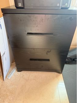 Two drawer filing cabinet lockable