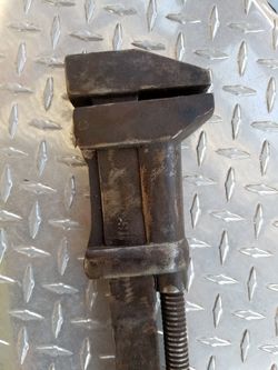 Monkey wrenche 18 inches