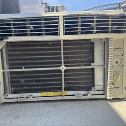 Amana Window AC Unit - 8,000 BTU (Works Great!)