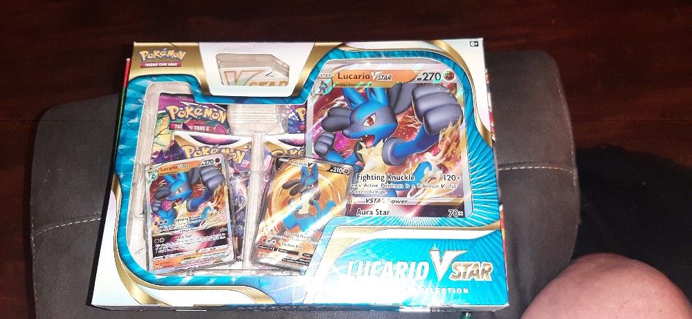 Lucario VSTAR Box