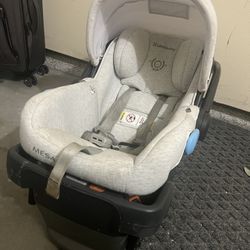 Vista baby car seat with Base 