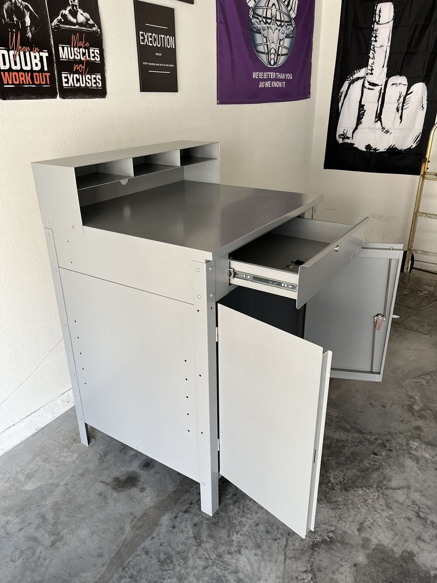 ULINE Shop Desk for Sale in Kissimmee, FL OfferUp