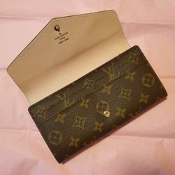 Louis Vuitton Sarah Wallet, Pink Interior