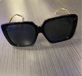 Gucci GG0567sa-001 designer women sunglasses  Made in Italy   https://offerup.com/redirect/?o=aHR0cHM6Ly93d3cubmVpbWFubWFyY3VzLmNvbS9wL2d1Y2NpLW92ZXJz