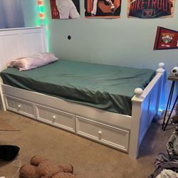 TWIN TRUNDLE BED WITH MATTRESSES