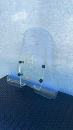 Vespa wind shield