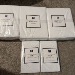 Pottery barn teen shams and duvet https://offerup.com/redirect/?o=Y292ZXJzLk5ldw==