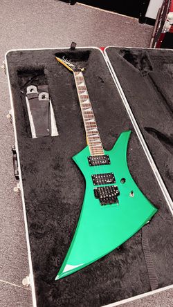 Jackson Kelly Professional Green Flame Top + HARD CASE for Sale in  Aventura, FL - OfferUp