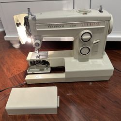 Kenmore 158.13512 ZigZag 12 Stitch Sewing Machine 