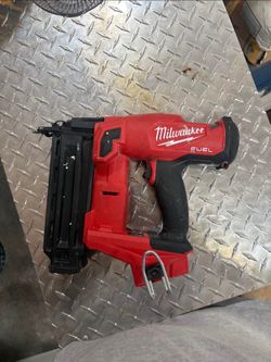Milwaukee M18 FUEL 18GA Brad Nailer 2746-20 - Tested - Tool Only