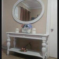 Entry Way Table And Mirror Set Farmhouse Size 50:wide / 29:H / 19:D $150 Obo.