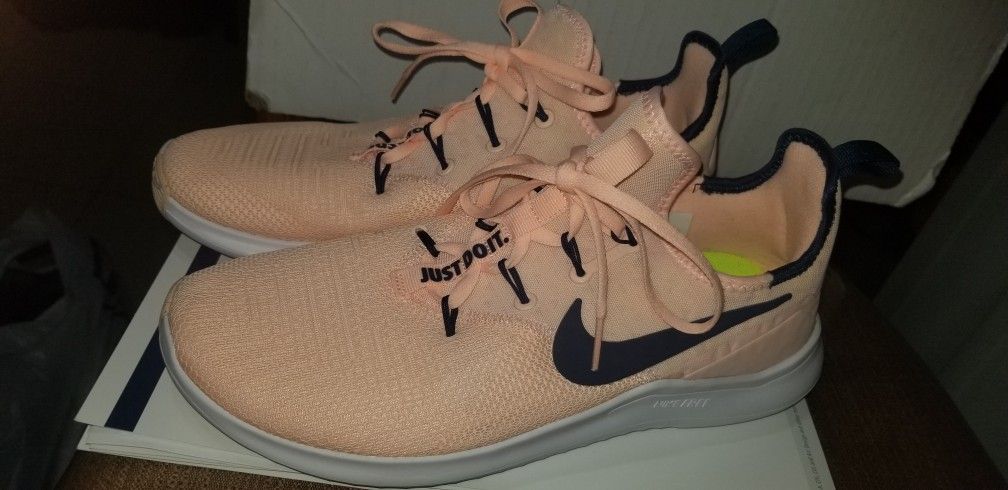 GORGEOUS  NEW  NIKE  TR8 TRAINING WOMEN\'S SHOES 