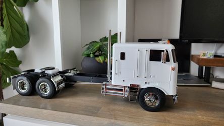 Tamiya 1/14 RC Globe Liner extended NEW w/ battery, remote cont. Ect ect RTR