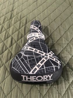 White Theory Seat