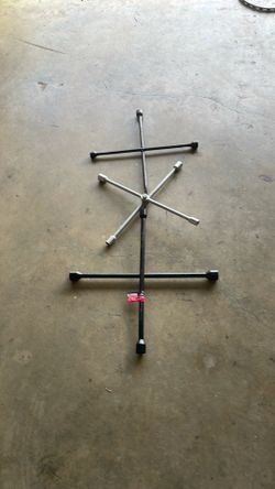 Lug nut bars