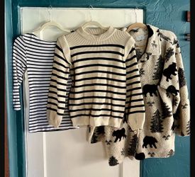 3 Women’s Sweaters / Pull Over 