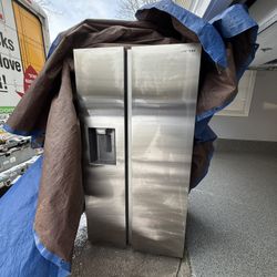 Samsung 27 Cubic Ft Fridge