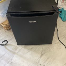 Mini fridge
