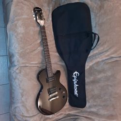 Epiphany Les Paul Model Special - II LE. In soft case. Tested by a musician and work great! 