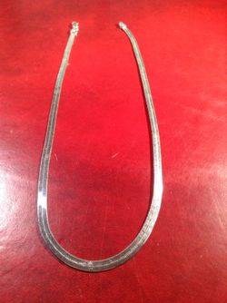 925 SILVER HERRINGBONE NECKLACE. 18 inches