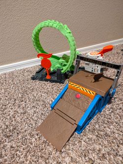 Hot Wheels & Mini Monster Jam ramps (Read Description)