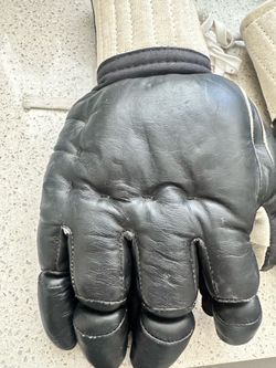 Vintage Bruce Lee five finger gloves