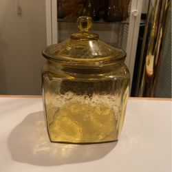 Vintage/nearly Antique Biscuit Jar/Cookie Jar Pale Gold Yellow Lidded 1930s-Federal Glass Co Madrid Pattern