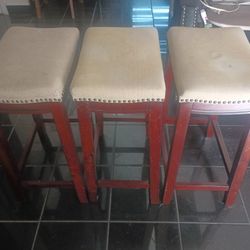Set Of 3 Wooden Bars Stool You Have To clean The Cushions Yourself 