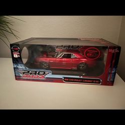 1968 Chevrolet Camaro Z/28 Maisto die cast car 1:18 new in box Red