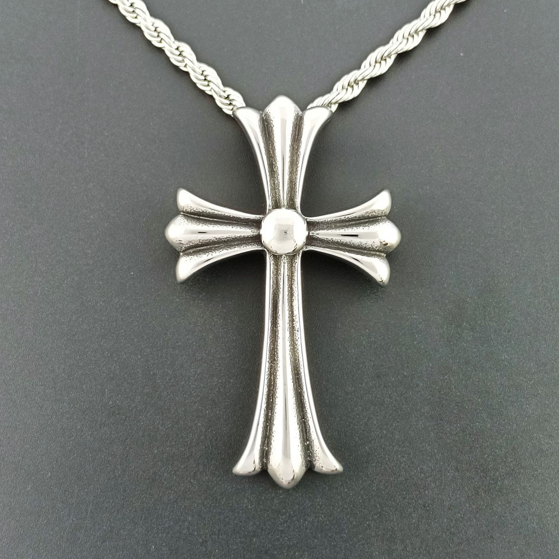 HN062:Hip-Hop Style Necklace,Chrome Heart Necklace Vintage Cross Pendent Necklace For Women And Men
