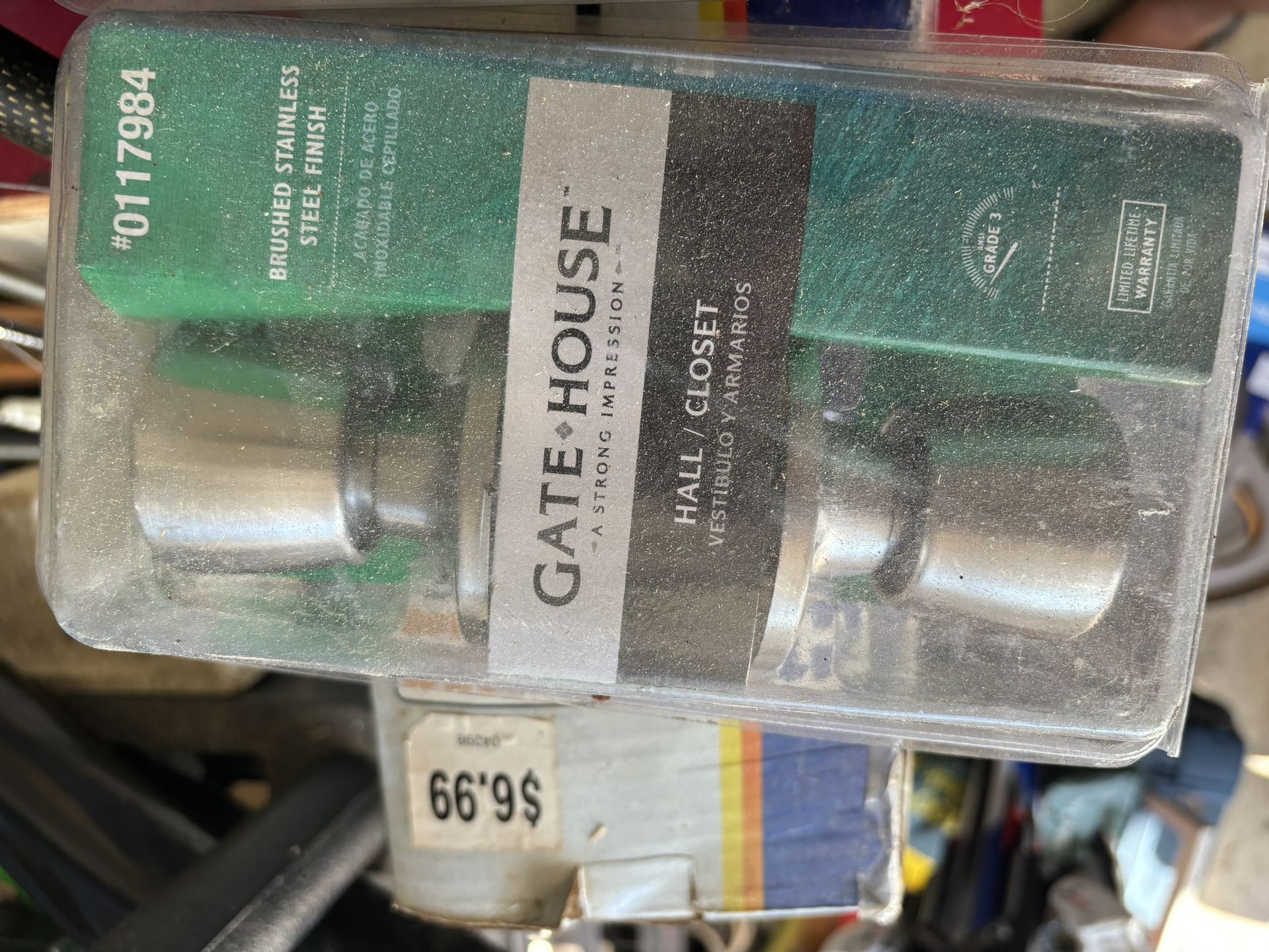 Looks At Description