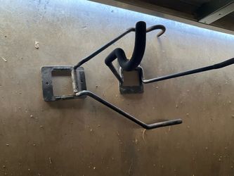 4 Tool hangers