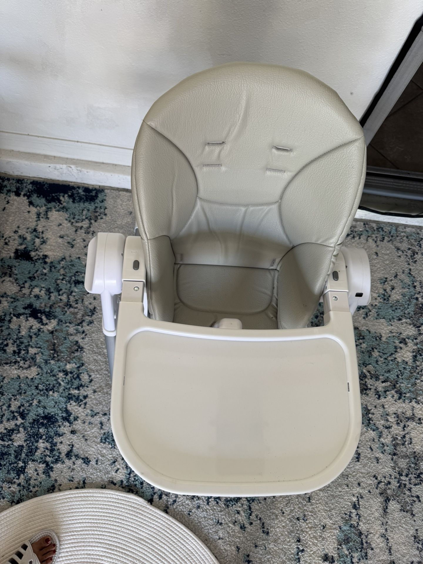 Baby Joy High Chair and Infant Swing – Excellent Condition!