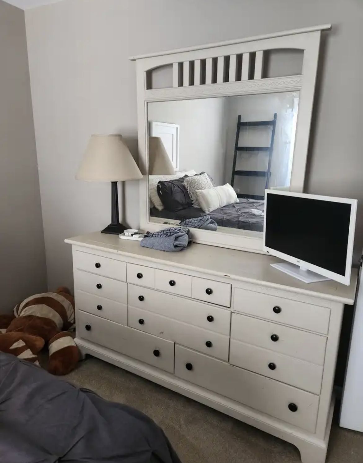 White Dresser With Mirror