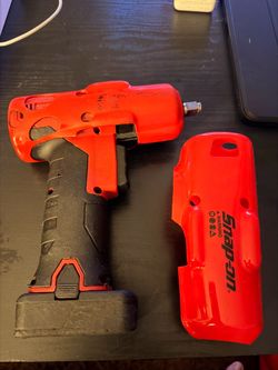 SnapOn impact wrench with battery and charger