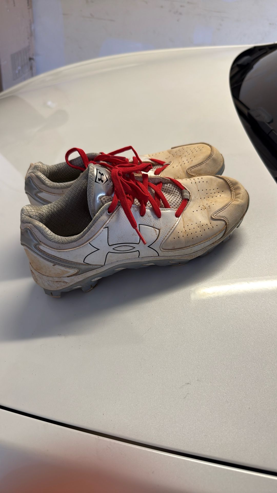 Under Armor Cleats 8.5 And Batting Gloves Small