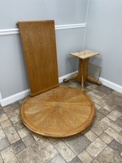 Solid Wood Round Table 48” Wide With 24” Leaf Extension