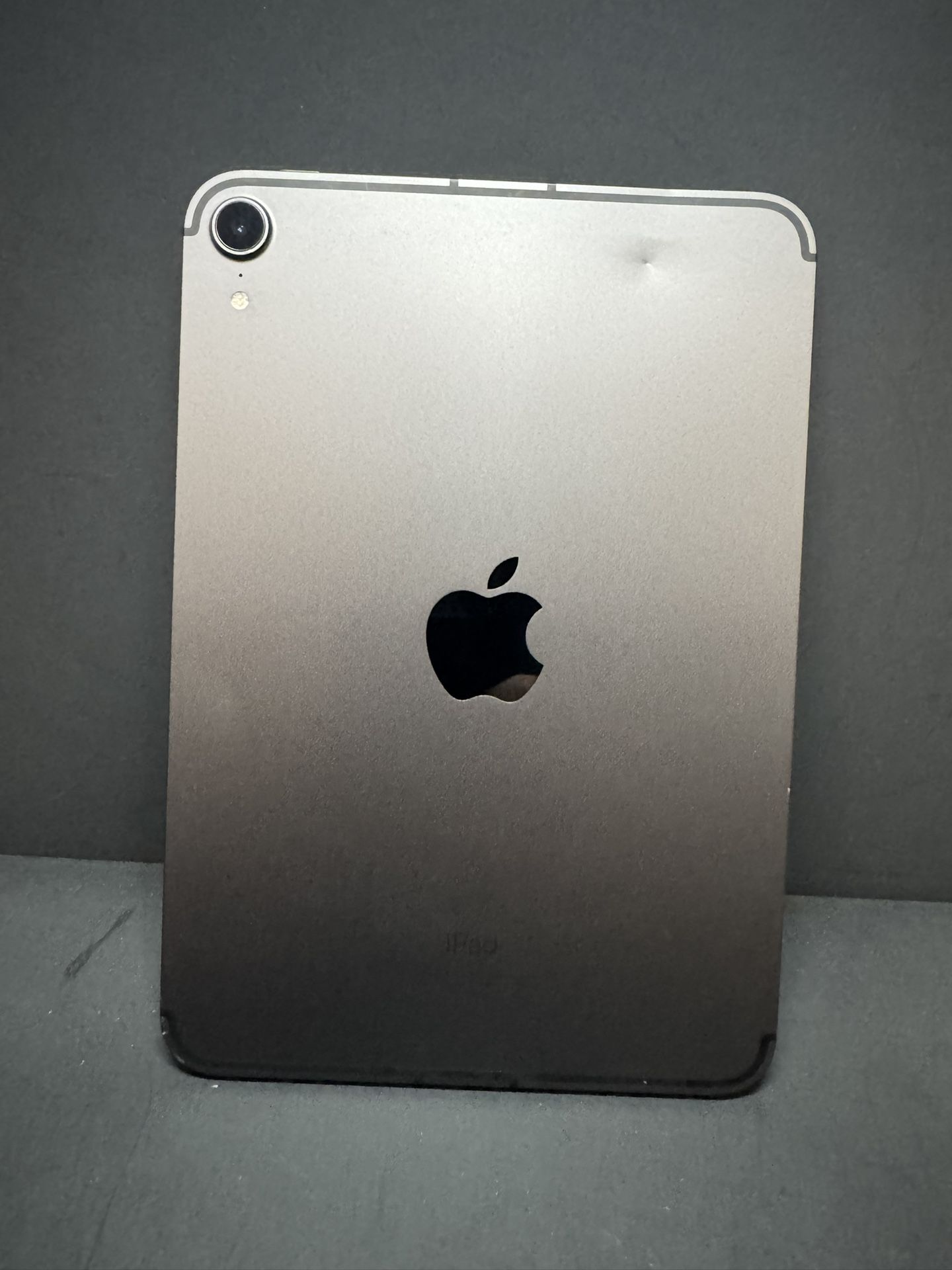 Apple iPad Mini (6th Gen) - Space Gray - 64 GB - Wi-Fi + Cellular Model