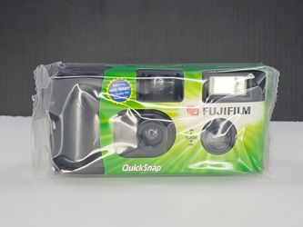 Fujifilm Quicksnap Smart flash 35mm Disposable Film Camera Expiration 2007