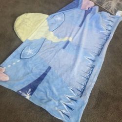Disney Frozen 2 Hooded Blanket