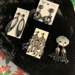 Vintage Black rhinestone Earings 
